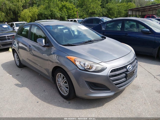 Salvage Hyundai ELANTRA Image