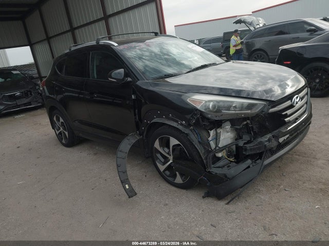 Salvage Hyundai TUCSON Image