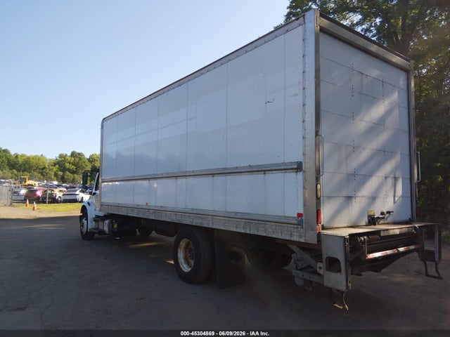 Freightliner M2 106