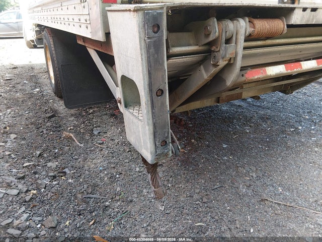 Freightliner M2 106
