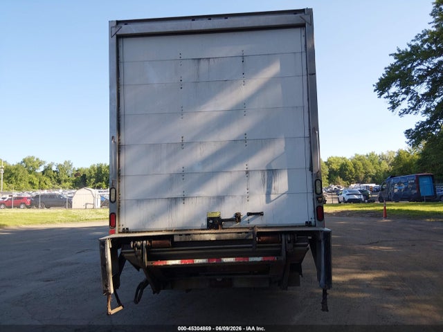Freightliner M2 106