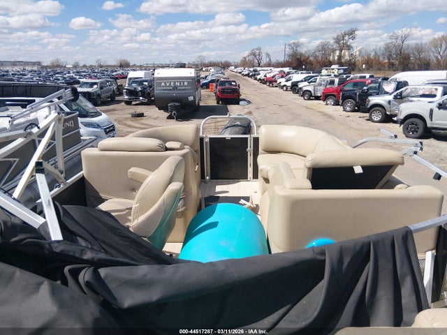 Silver Wave 2000 Pontoon