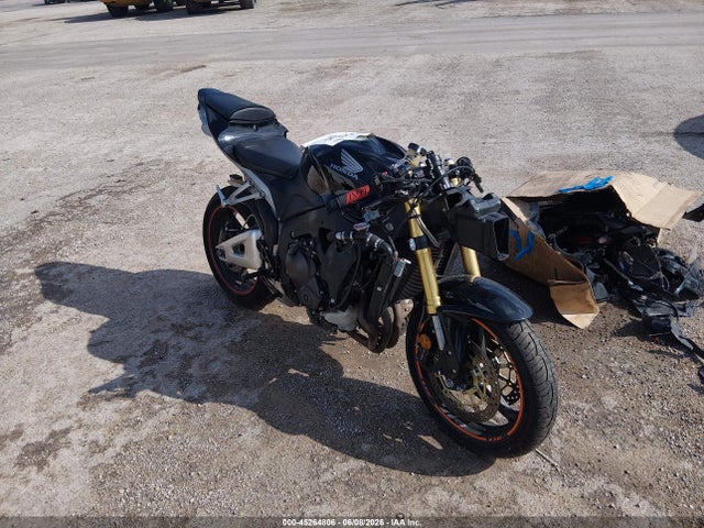 Salvage Honda Cbr600 Image