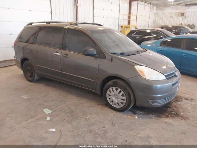 Salvage Toyota Sienna Image
