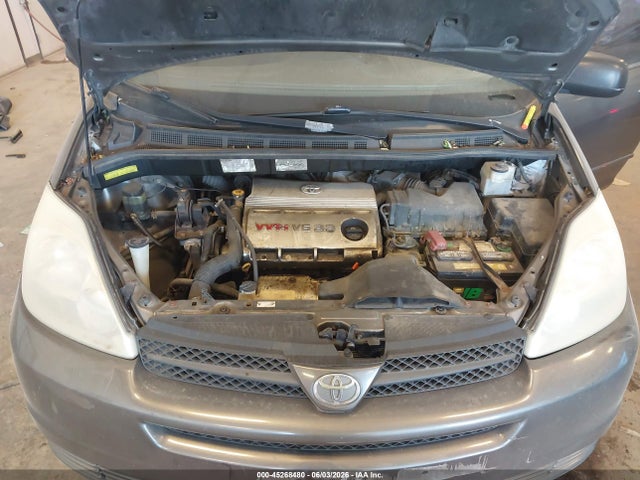 Toyota Sienna Ce