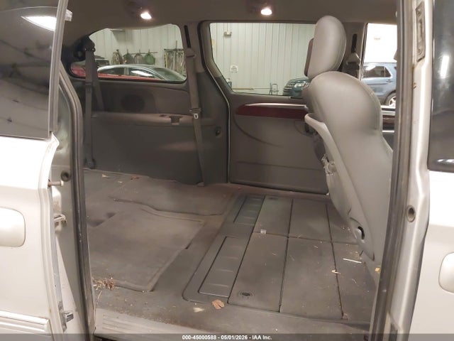Chrysler Town & Country Limited