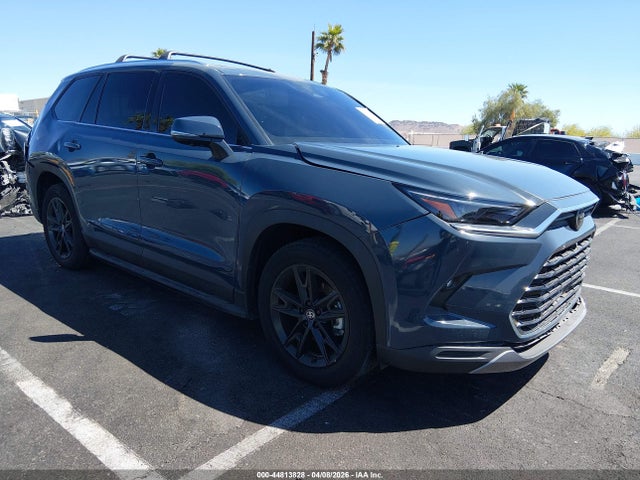 Salvage Toyota Grand Highlander Image