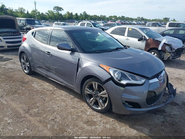 Salvage Hyundai VELOSTER Image