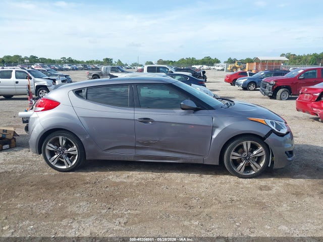 Hyundai VELOSTER Value Edition