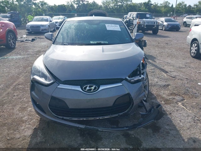 Hyundai VELOSTER Value Edition