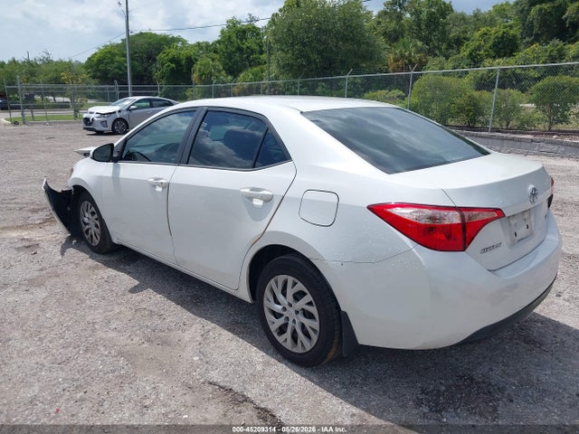 Toyota Corolla Le