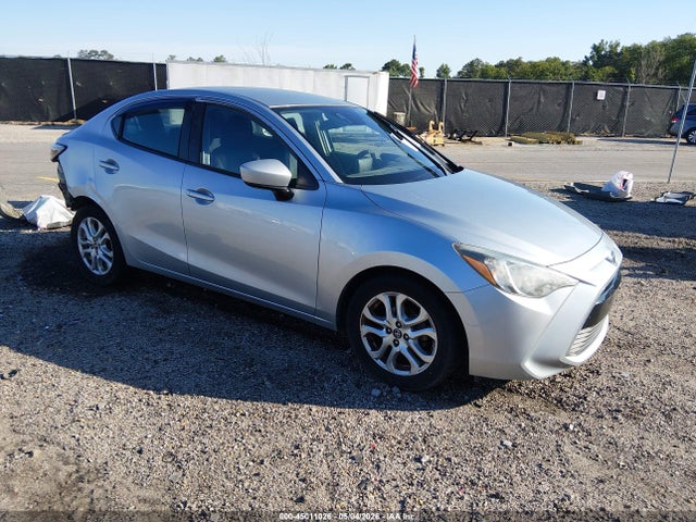 Salvage Toyota Yaris Image