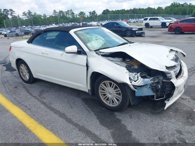 Salvage Chrysler Sebring Image