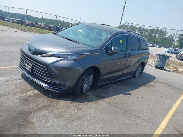 Toyota Sienna Le