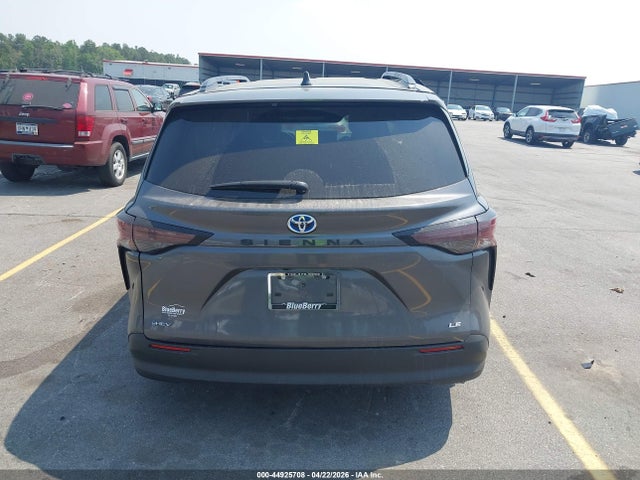 Toyota Sienna Le