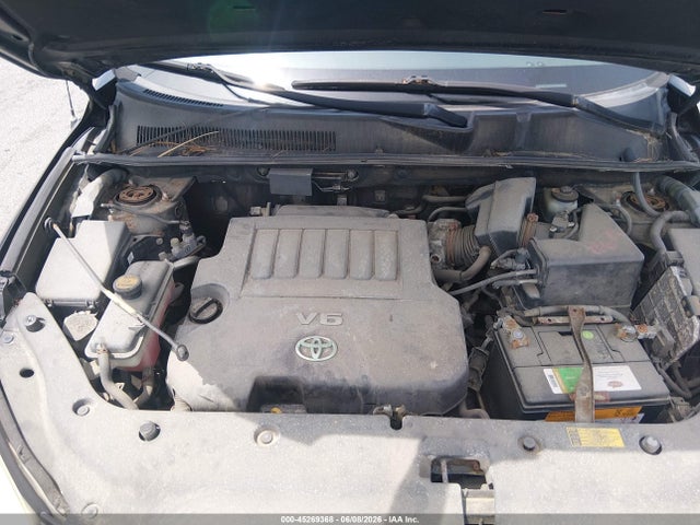 Toyota RAV4 Limited V6