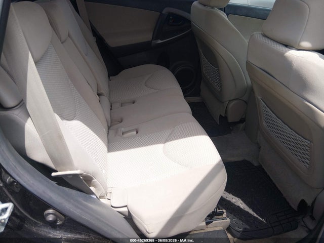 Toyota RAV4 Limited V6