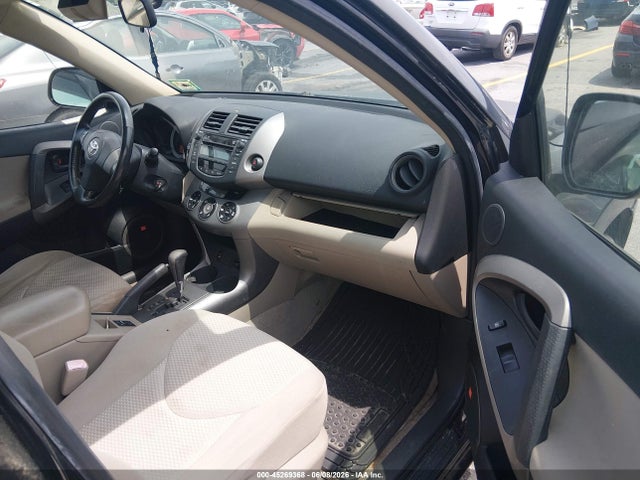 Toyota RAV4 Limited V6