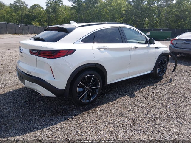 INFINITI Qx Essential Awd