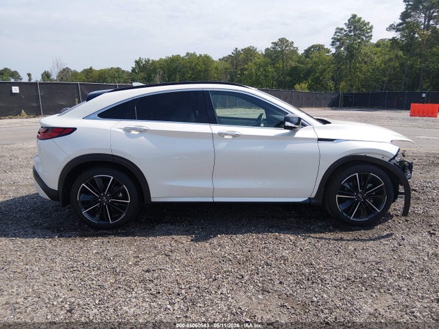 INFINITI Qx Essential Awd