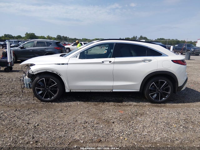 INFINITI Qx Essential Awd