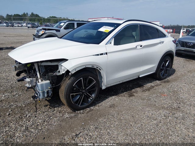 INFINITI Qx Essential Awd