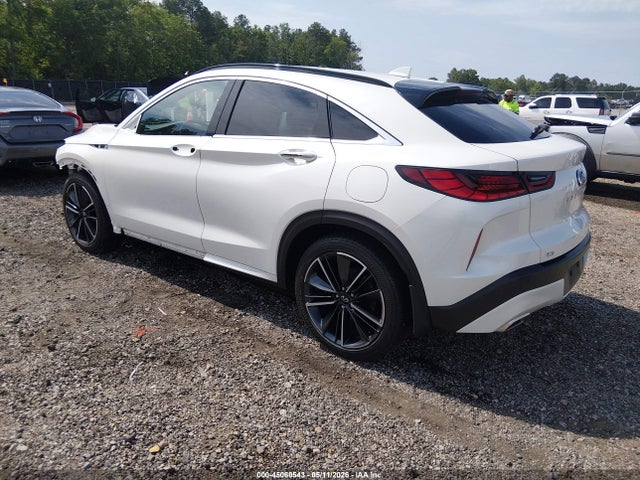 INFINITI Qx Essential Awd