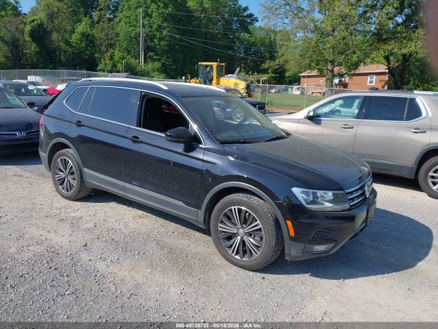 Salvage Volkswagen Tiguan Image