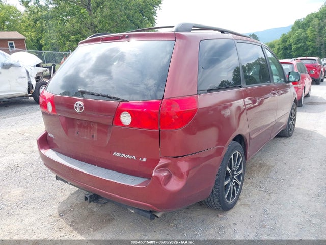 Toyota Sienna Le