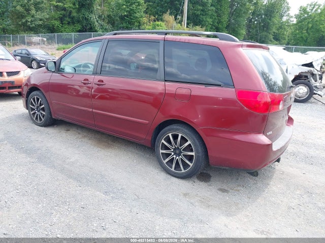 Toyota Sienna Le