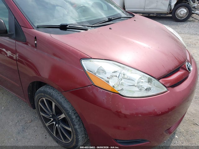 Toyota Sienna Le