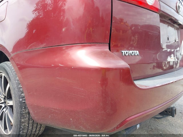 Toyota Sienna Le