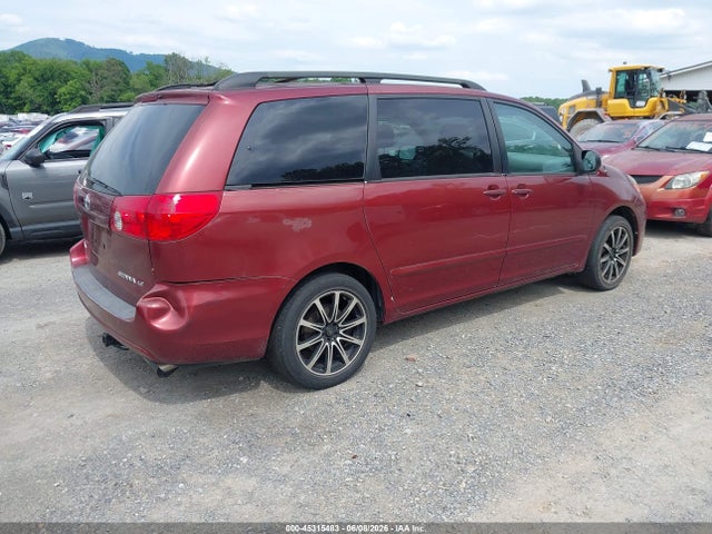 Toyota Sienna Le