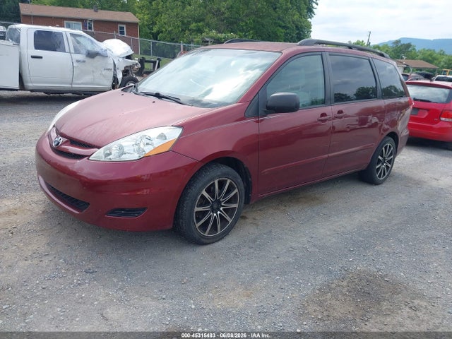 Toyota Sienna Le