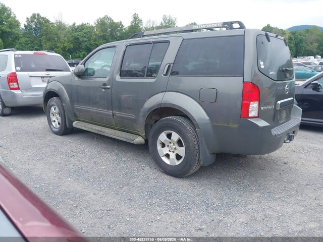 Nissan Pathfinder Se