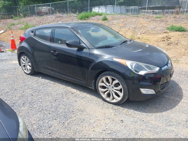 Salvage Hyundai VELOSTER Image