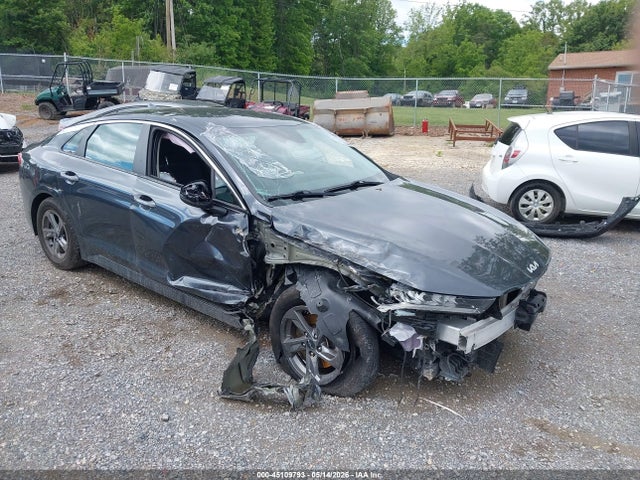 Salvage Kia K5 Image