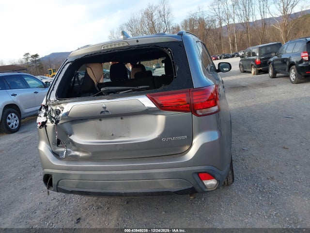 Mitsubishi Outlander Le