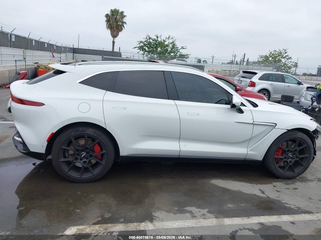 Aston Martin DBX