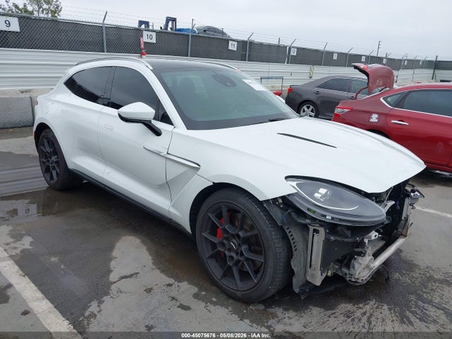 Salvage Aston Martin DBX Image