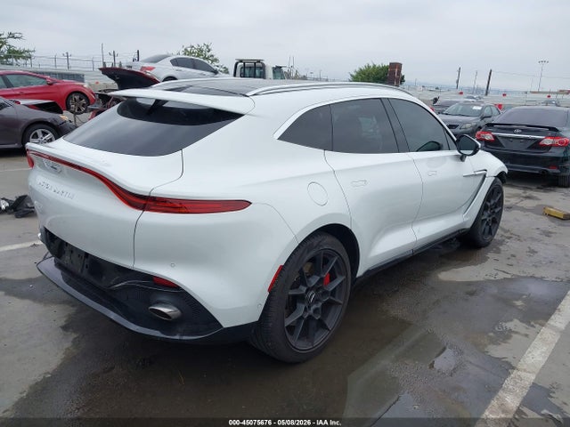 Aston Martin DBX