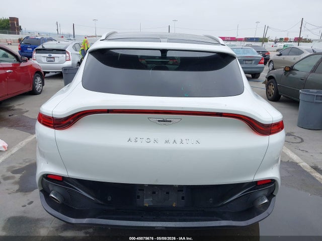 Aston Martin DBX
