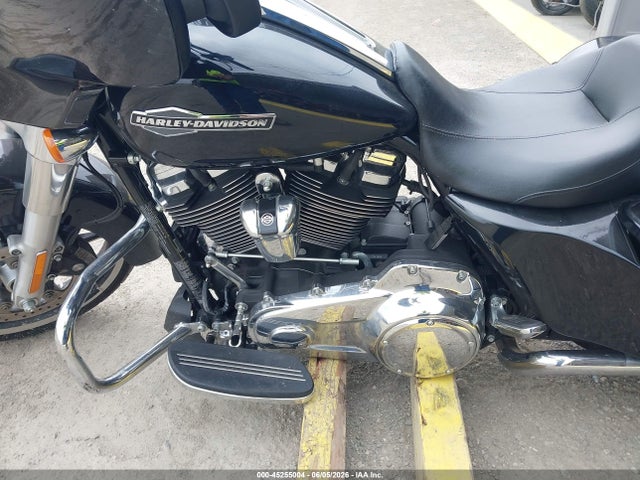 Harley-Davidson Flhx