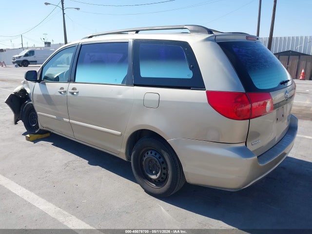 Toyota Sienna Ce