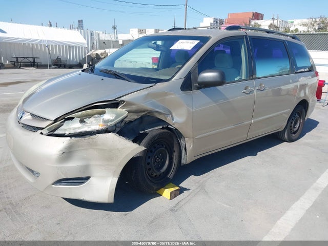 Toyota Sienna Ce