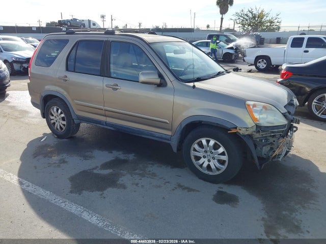 Salvage Honda CR-V Image