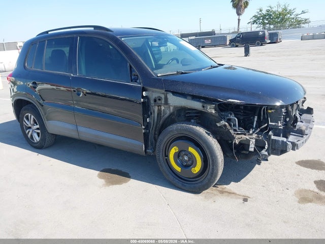 Salvage Volkswagen Tiguan Image