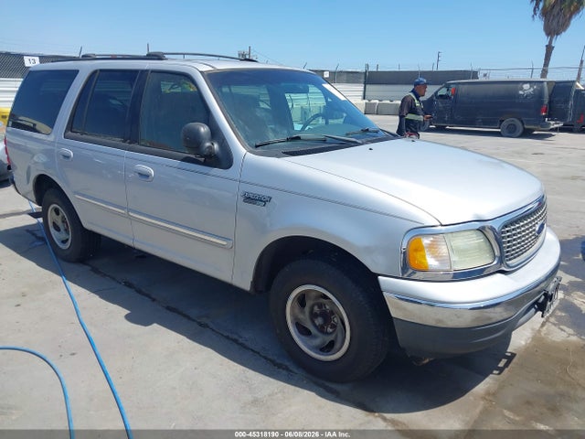 Salvage Ford Expedition Image