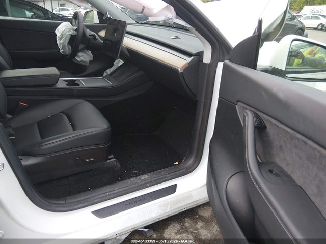 Tesla Model Y Long Range Dual Motor All-wheel Drive