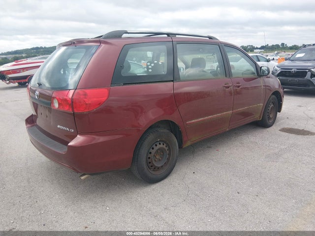Toyota Sienna Ce